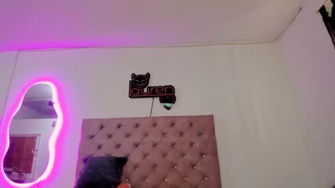 laurenlaine online show from February 11, 6:55 pm