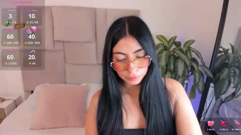 laurenn_smitth online show from October 10, 2:00 pm