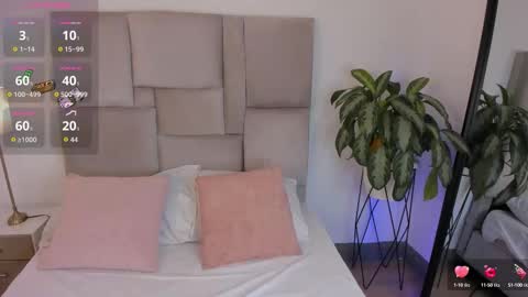 laurenn_smitth online show from October 9, 1:37 pm