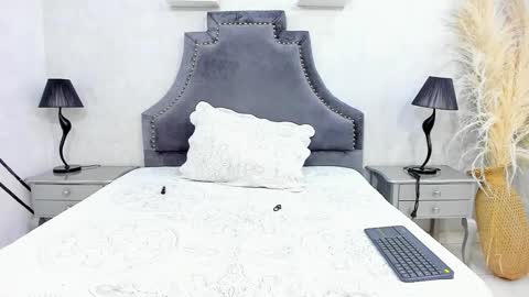 Lauren  online show from December 22, 3:37 pm