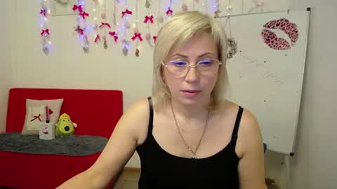 Lauren online show from April 9, 6:19 am