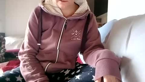 lauriehotxxx online show from December 9, 3:33 pm