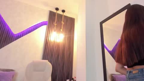 Snapshot of laurin_clauz chatting on March 10, 4:03 pm Lau online show from March 10, 4:03 pm