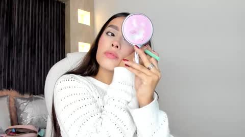 Snapshot of laurin_clauz chatting on October 20, 3:48 pm Lau online show from October 20, 3:48 pm