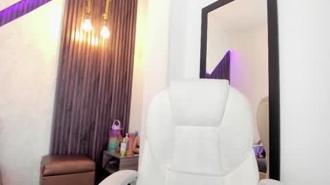 Snapshot of laurin_clauz chatting on October 6, 3:40 pm Lau online show from October 6, 3:40 pm