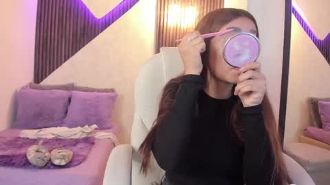 Snapshot of laurin_clauz chatting on March 7, 3:49 pm Lau online show from March 7, 3:49 pm