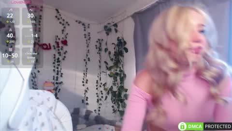 Mia online show from September 12, 1:29 pm