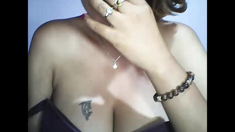 layanah12 online show from January 9, 3:23 pm