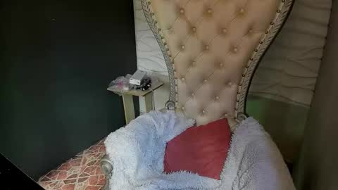 Layla online show from March 19, 6:56 pm