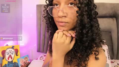 Snapshot of layla_clarke chatting on September 27, 5:14 am layla_clarke online show from September 27, 5:14 am