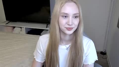 LaylaPretty001 online show from March 5, 7:37 am