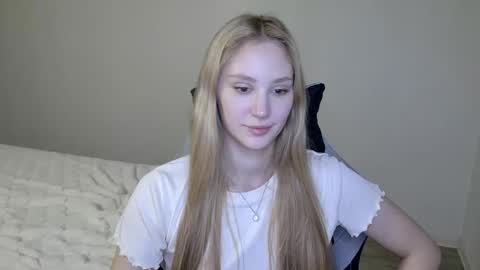 LaylaPretty001 online show from November 11, 6:42 am