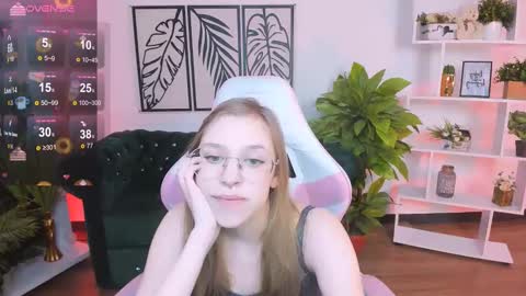 layriantavee online show from February 16, 6:54 am