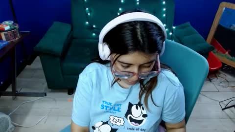 Snapshot of lcherryblossoml chatting on October 20, 2:47 am lcherryblossoml online show from October 20, 2:47 am