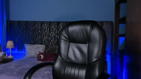 Lea Velle online show from April 18, 6:27 am