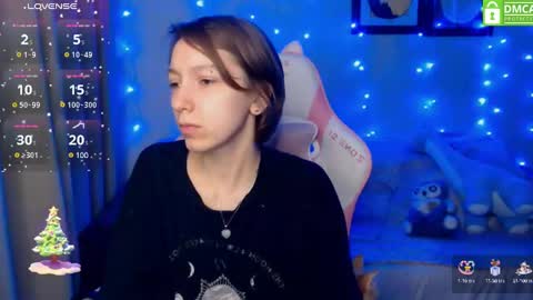 Snapshot of leah__gotty chatting on December 18, 2:38 pm Leah  Gotty online show from December 18, 2:38 pm