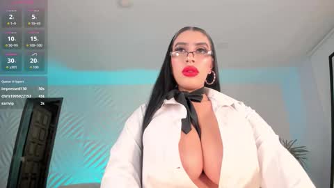 leahlombardi_ online show from February 13, 4:25 am