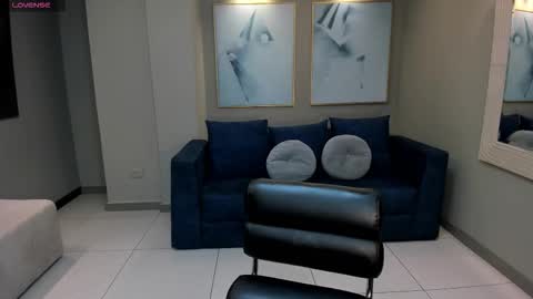 leahnovac online show from November 4, 11:15 am