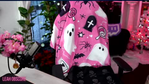 Leah online show from December 26, 7:13 am