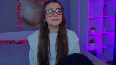 Sophie online show from March 17, 7:18 pm