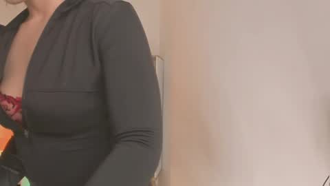 Dani  online show from November 20, 5:19 am