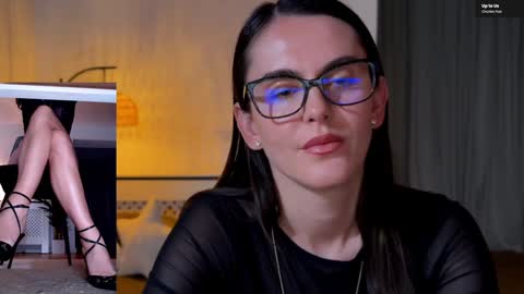 Elle  online show from November 1, 4:55 pm