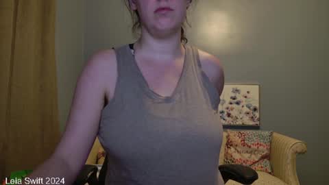 Leia Swift online show from December 9, 12:40 pm