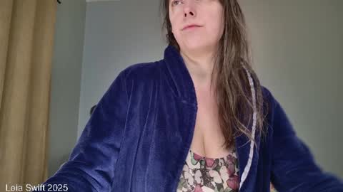 Leia Swift online show from January 28, 10:56 am