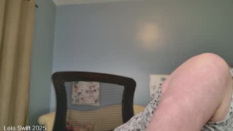 Leia Swift online show from February 15, 12:22 pm