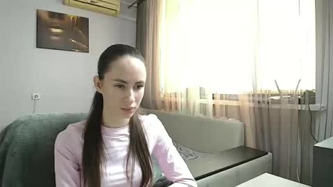 Snapshot of leila_monaco chatting on October 5, 12:21 pm Leila online show from October 5, 12:21 pm