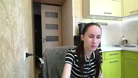 Snapshot of leila_monaco chatting on September 19, 12:15 pm Leila online show from September 19, 12:15 pm