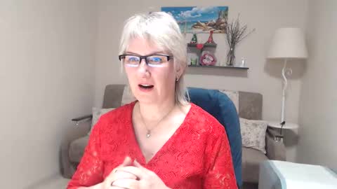 Leila Kinky online show from April 11, 10:30 am