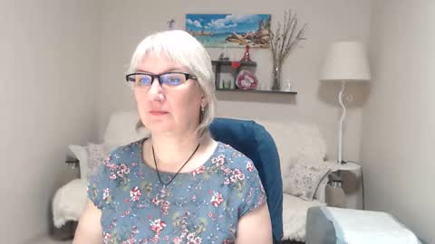 Leila Kinky online show from March 13, 11:00 am