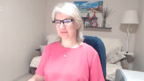 Leila Kinky online show from April 24, 4:15 am