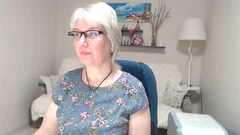 Leila Kinky online show from March 12, 7:00 am