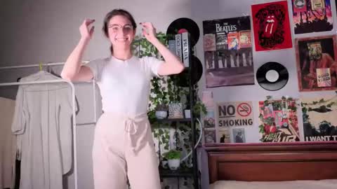 Alexandria online show from October 14, 8:44 pm