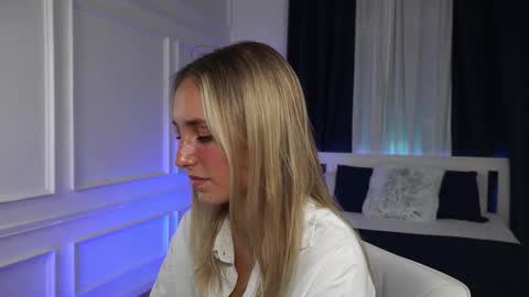 Snapshot of lenaastar chatting on October 16, 1:36 pm Lena online show from October 16, 1:36 pm