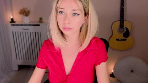 Lena online show from April 12, 4:10 pm