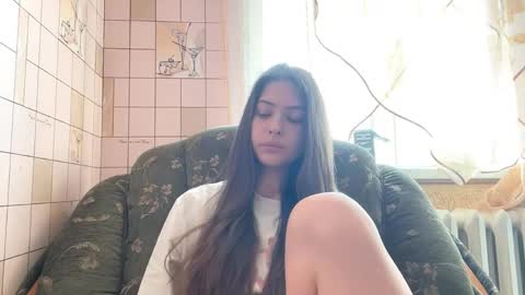 Hellomy name is Lennieits my first day here nice to meet you Give me 50 thumbs ups online show from May 3, 4:27 am