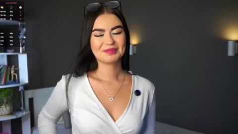 Mila online show from November 21, 1:18 am