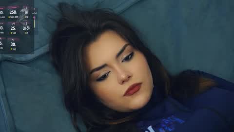 Mia online show from October 3, 9:14 am