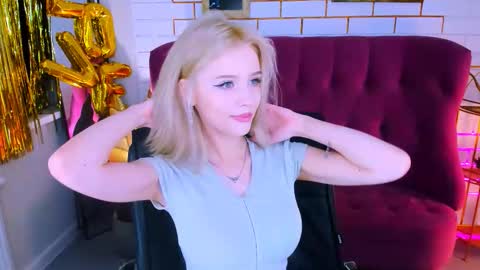 leonastone online show from September 12, 5:09 pm