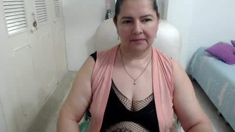 leonela   online show from April 10, 6:52 am