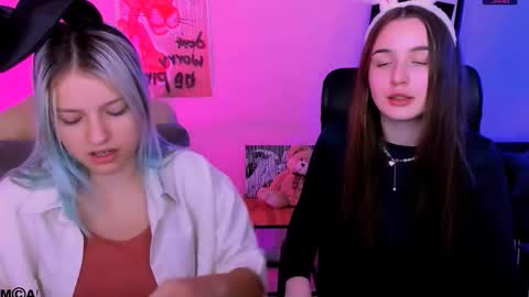 leslie_bird online show from October 9, 5:33 am