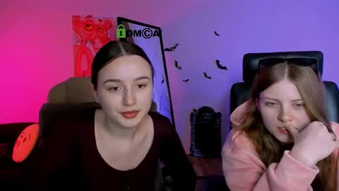 leslie_bird online show from November 5, 12:32 pm