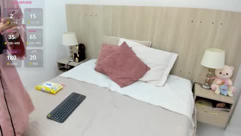 Lesly Santodomingo online show from October 22, 11:48 am