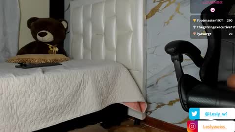 I am here from Monday to Friday from 730 am to 130 pm Colombia time and saturday from 500 am to 1000 am .... Soon Blue page online show from January 9, 1:48 pm