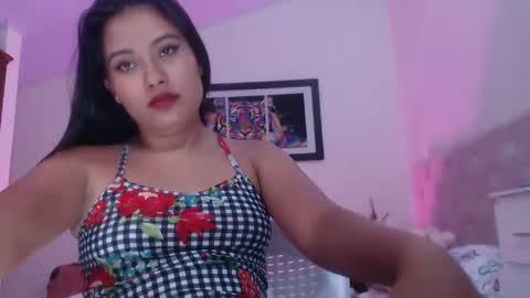 LeslyAndika online show from February 4, 8:17 pm