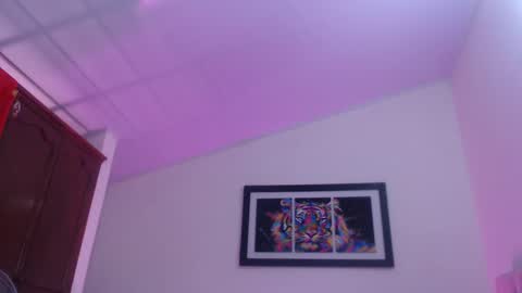 LeslyAndika online show from March 7, 6:33 pm