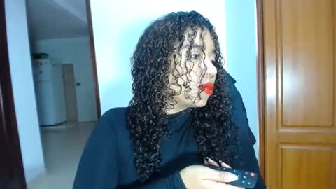 lesly online show from February 8, 10:40 pm